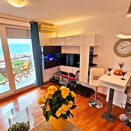 Aquamarine Apartment